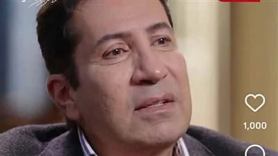 هاني رمزي عن والدتها: رجعت طفل عايز حضنها لما توفت وعاشت عمرها تخدم ربنا