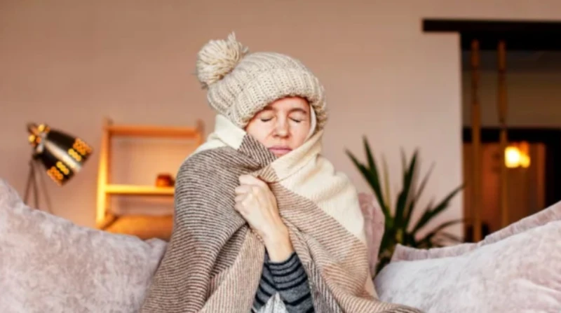 اكتشفي السبب العلمي.. لماذا تشعر النساء بالبرودة أكثر من الرجال؟