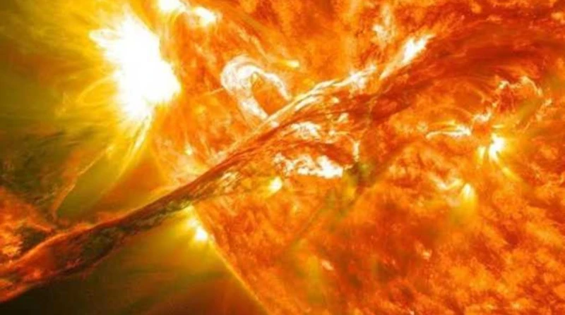 الأقوى منذ 20 عامًا، هل تؤثر العاصفة الشمسية على شبكة الإنترنت في مصر؟