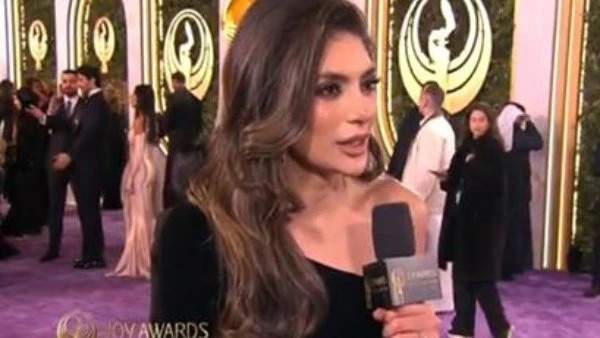 الإعلامية لما جبريل تقدم تغطية حفل joy awards بالرياض