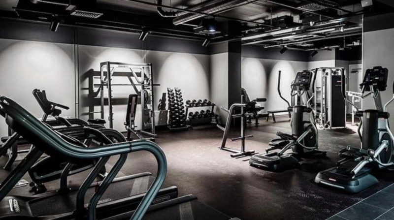 شاهد عيان يكشف مفاجأة في واقعة إطلاق رجل أعمال الرصاص على مدير “جولدن جيم” (خاص)