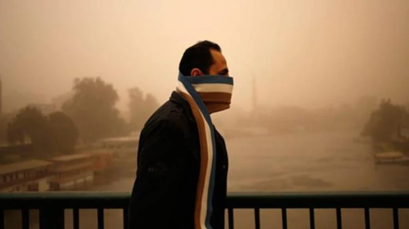 لماذا تسبب تقلبات الطقس الشعور بالتعب والخمول؟ طبيب يرد