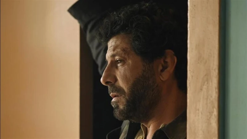 عن تعاونه معها في "تحت الحصار".. إياد نصار : منة شلبي ممثلة مجتهدة