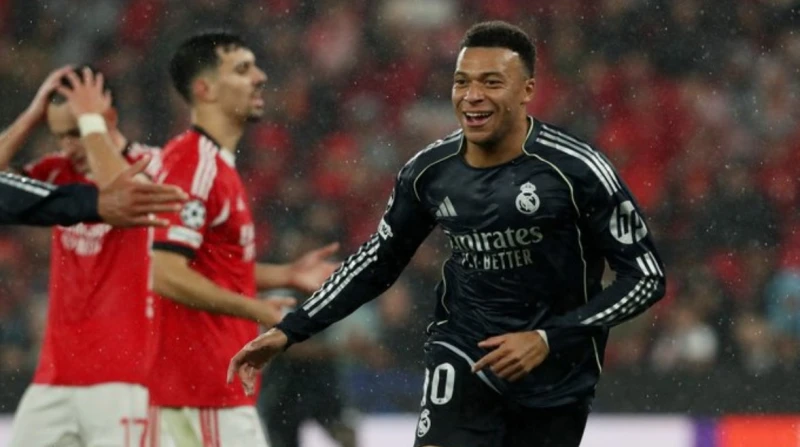 بنفيكا يضرب ريال مدريد بثنائية في شوط أول مثير بدوري الأبطال