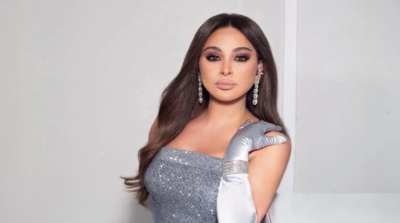 "ما فيك تمنع العالم يحبني"، إليسا ترد على مدير مهرجان قرطاج