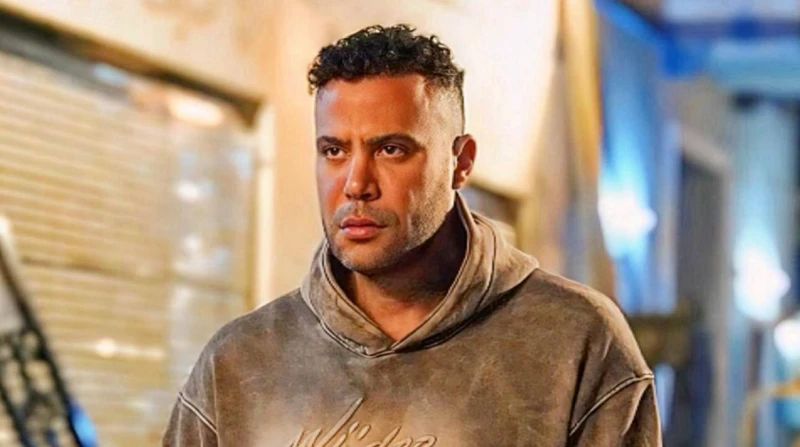 أول تعليق من محمد إمام بعد نقش اسمه على شواطئ غزة