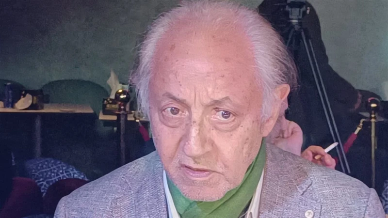 نقابة المهن التمثيلية تطمئن على الحالة الصحية للفنان عبد العزيز مخيون