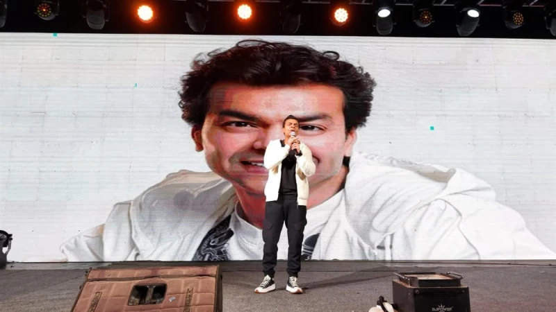 عودة لروح التسعينيات.. محمد محيي ونجوم جيله يشعلون حفل سعادتنا في ذكرياتنا