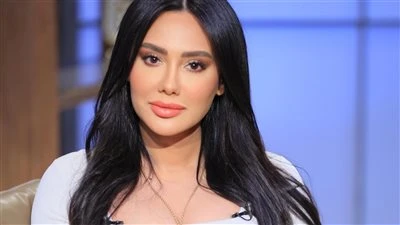 بعد ياسمين عبد العزيز.. نشر صور مفبركة لـ مي القاضي "فتحوا الفستان زيادة"