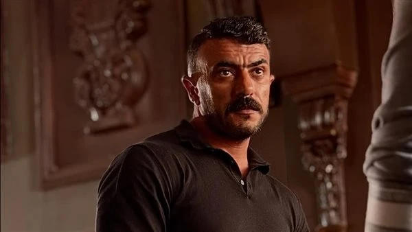 أحمد العوضي يتجه إلى الدراما الرومانسية في مسلسله الجديد الأستاذ