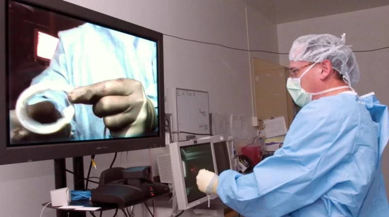 تطور مذهل.. الروبوتات تمكن الأطباء من إجراء عمليات على بعد 1700 ميل