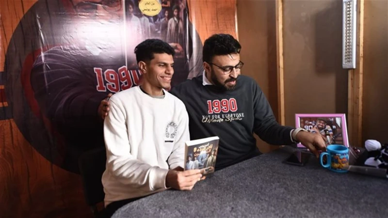 إقبال جماهيري كثيف على حفل توقيع كتاب أحمد يونس بمعرض القاهرة الدولي للكتاب