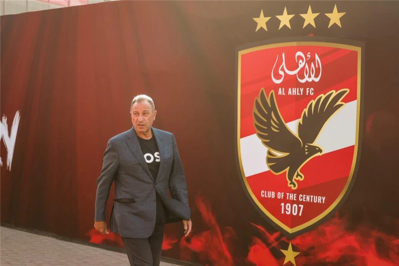 فضيحة تضرب الأهلي .. 4 متهمين في كارثة عقد نجم الفريق