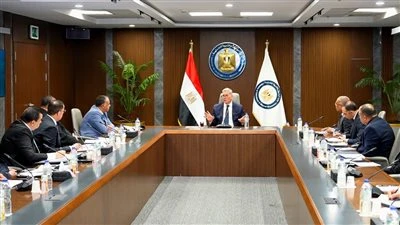 البترول: العنصر البشري هو الثروة الحقيقية لقطاع البترول والثروة المعدنية