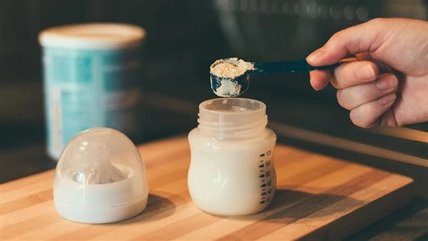 نستله تسحب دفعات محددة من حليب الأطفال احترازيًا بسبب احتمال تلوث بكتيري