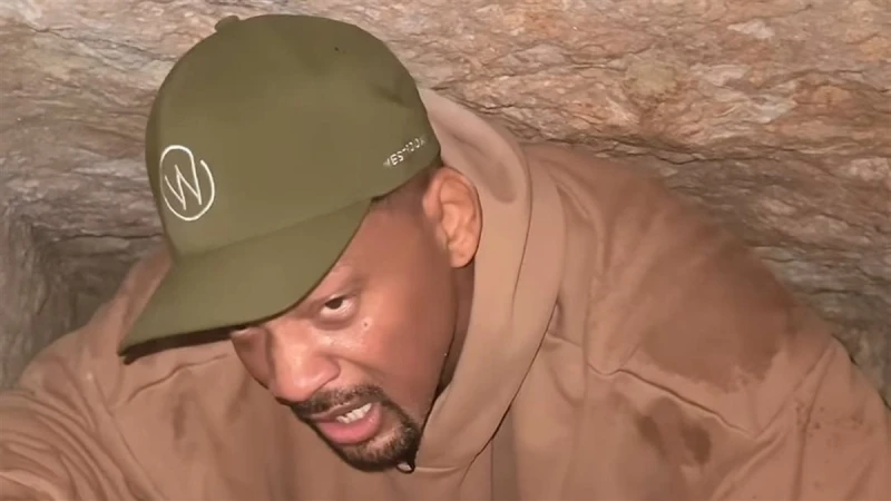 ويل سميث: زيارة الأهرامات مغامرة فريدة منحتني شعورًا بعظمة الحضارة وخلود الزمن