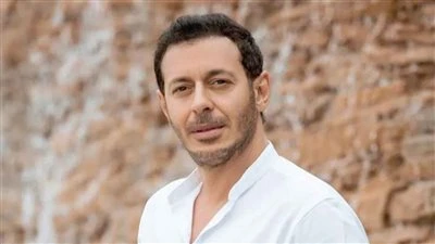 مصطفى شعبان يرزق بمولودته الأولى.. من هي زوجته هدى الناظر وهل لديه أبناء آخرين؟