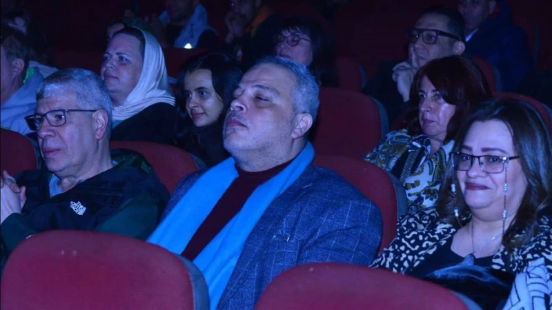 أحمد شوبير يحضر حفل فرقة رضا للفنون الشعبية على مسرح البالون