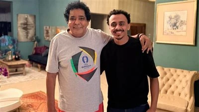 بحبك حب مش عادي.. كزبرة يلتقي بالكينج محمد منير: شكرًا على اليوم الجميل