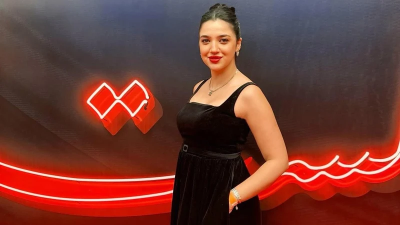 “لست الأخيرة” تخطف الأنظار.. كنزي مدبولي تعود برواية في معرض الكتاب