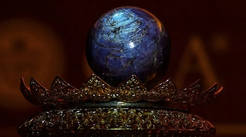 بـ220 مليون جنيه إسترليني..اكتشاف حجر ياقوت نادر يزن 3563 قيراطًا في سريلانكا