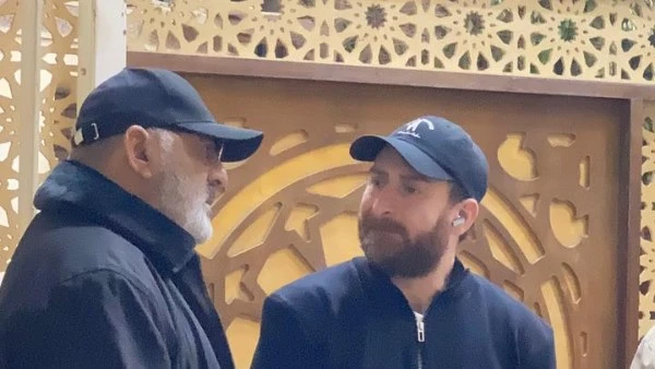 إسماعيل فرغلي يساند نضال الشافعي خلال عزاء والدته بالحامدية الشاذلية