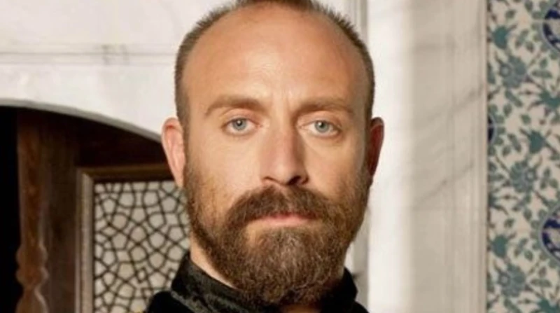 بعد مغادرة تركيا، "السلطان سليمان" يبيع حلويات في لندن