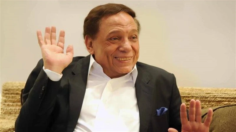 الحقيقة الكاملة حول نقل عادل إمام إلى المستشفى