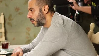 مسلسل أب ولكن.. تجربة جديدة في سجل نجاحات محمد فراج