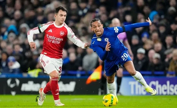 آرسنال يقهر تشيلسي 3-2 في ذهاب نصف نهائي كأس الرابطة