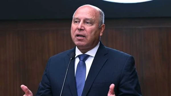 النقل تعلن وظائف للسائقين بإحدى الشركات التابعة وتنفي وجود حساب على فيسبوك للوزير