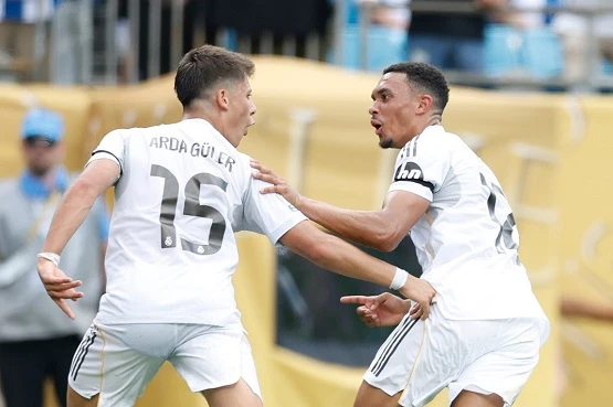 الأمر محسوم.. ترينت مش راجع ليفربول رغم صعوبات ريال مدريد