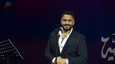 تامر حسني يدعم عمرو مصطفى: علامة كبيرة وبيشجع الشباب