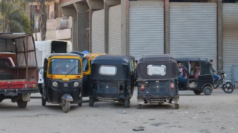 قطع غيار بديل التوكتوك "بعبع" السائقين، لماذا يرفضون مغامرة الشراء؟