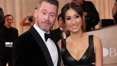 حفل جولدن جلوب 2026.. ظهور مفاجئ لـ بطل home alone وهايلي ستاينفليد تستعرض حملها