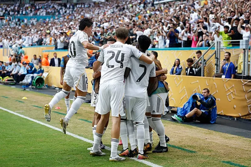 صفقات ريال مدريد المقبلة: شلوتربيك وكيس سميث