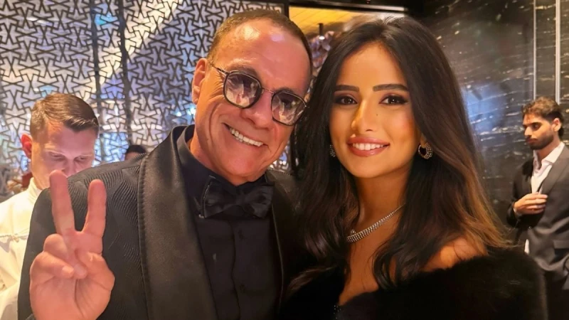 زينة تكشف تفاصيل لقاء طريف مع فان دام وزيارتها متحف مدام توسو في دبي