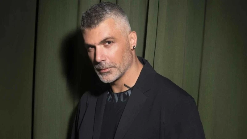 "أتخلص من أبنائي لأجلها".. تصريحات فارس كرم عن عائلته وطلاقه تشعل منصات التواصل