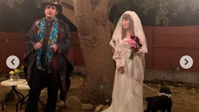 باركولنا.. فنانة شهيرة تعلن زواجها من كلبها "مش هتصدق مين"