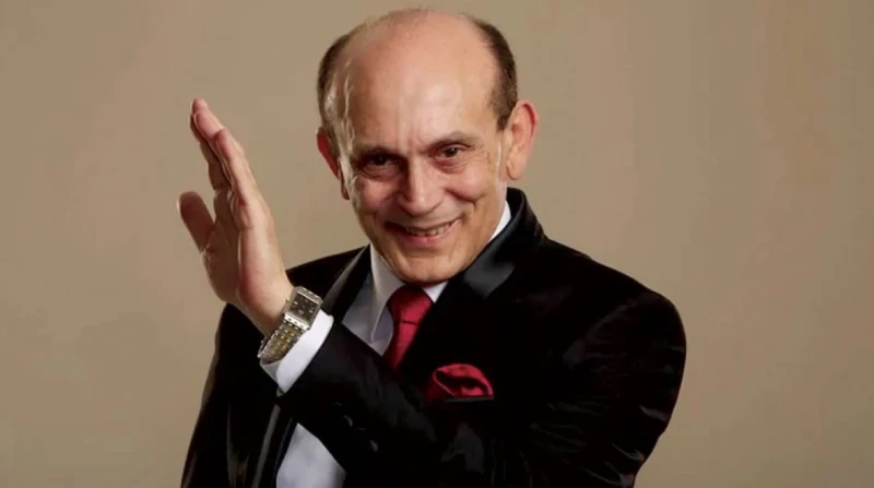 أول تعليق من محمد صبحي على أنباء إصابته بأزمة قلبية