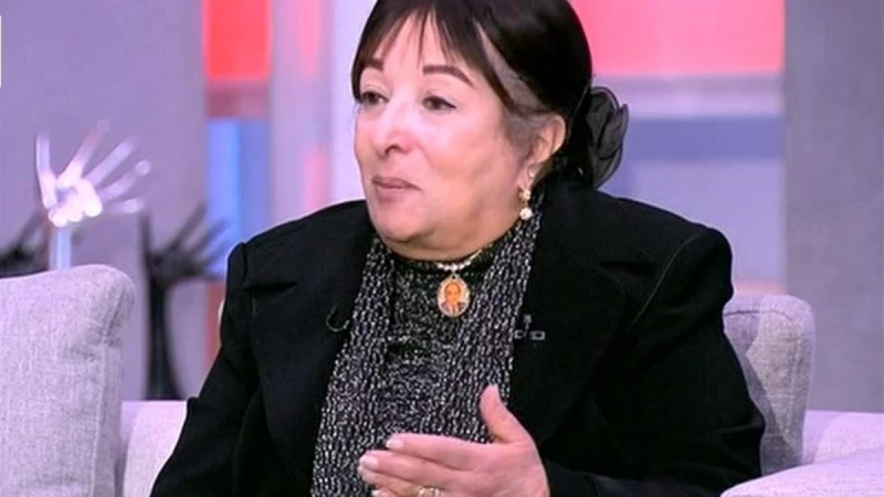 سميرة عبدالعزيز تكشف أسرار حياتها الفنية والشخصية: صورة زوجي لا تفارقني