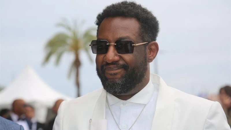 «كرت أزرق» إلى برلين.. مغامرة إنتاجية جديدة تجمع أمجد أبو العلاء ومحمد العمدة