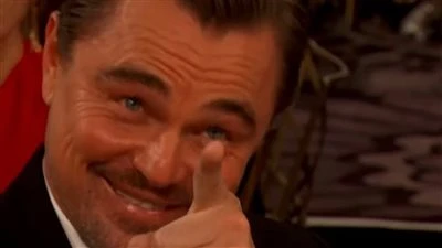 نيكي جلاسر تحرج ليوناردو دي كابريو في حفل جولدن جلوب.. فماذا فعلت؟