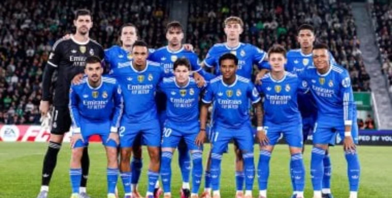 ريال مدريد يواجه بيتيس لملاحقة برشلونة على صدارة ترتيب الدوري الإسباني