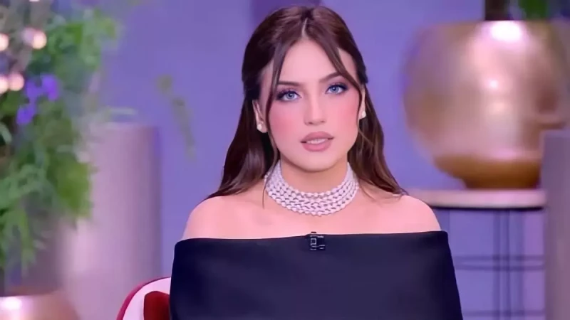 ياسمين عز: «قومي في السنة الجديدة اعملي لجوزك لوك مدام نادية الجندي»