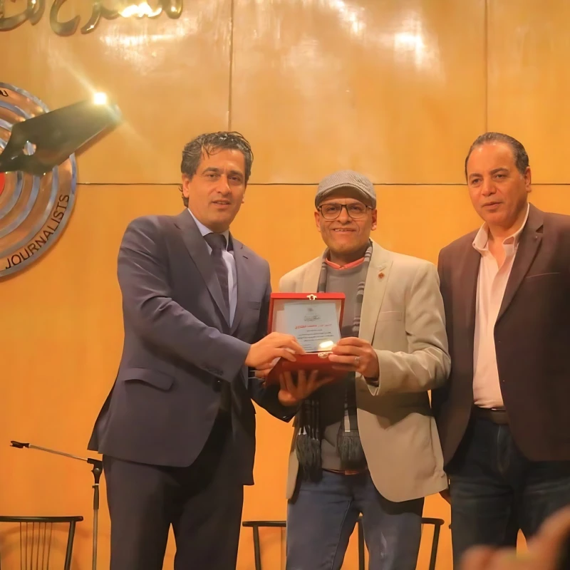 الصحفيين تكرم "محمد الجداوي" بدرع النقابة في حفل رواد المهنة