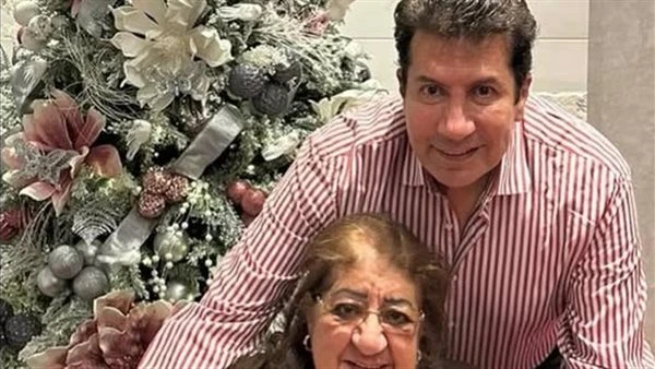 تصريحات هاني رمزي عن والدته بعد وفاته: "كانت تتفانى في خدمة المحتاجين"