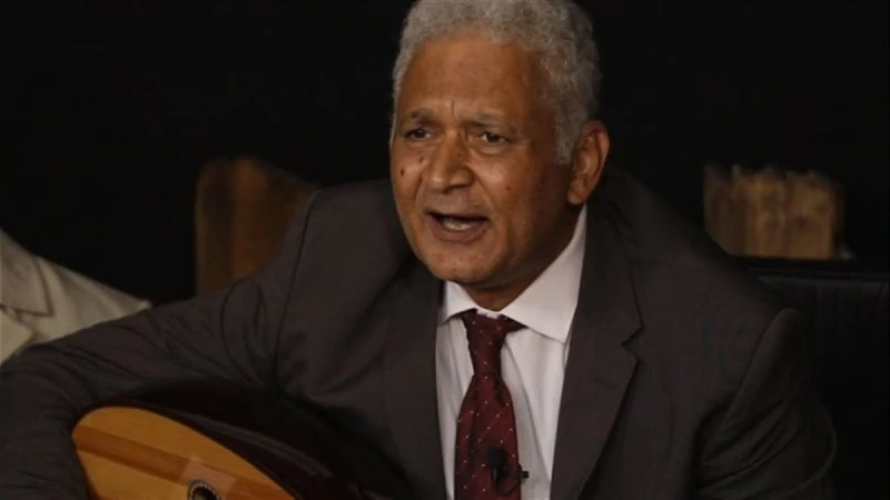 عادل حسان ينعى الملحن محمد عزت: قامة فنية أثرت الموسيقى المصرية بإبداعها