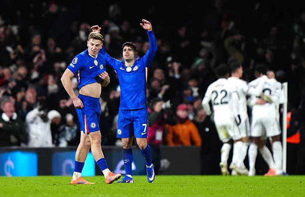 تشيلسي يسقط أمام فولهام بهدفين لهدف في البريميرليج