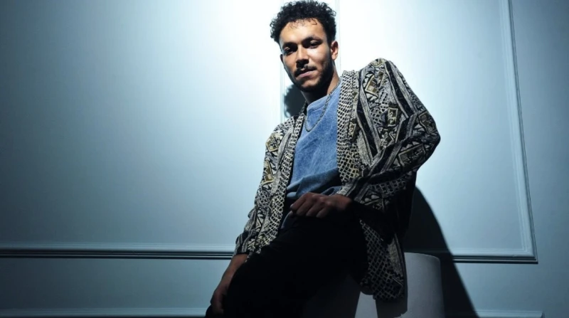 أخفى هوية العروس، ويجز يعلن توديع العزوبية بصورة